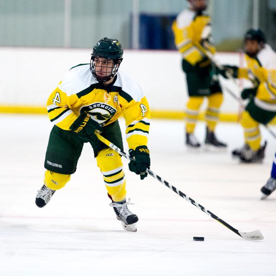 Brandon Borges skidmore hockey player on the ice